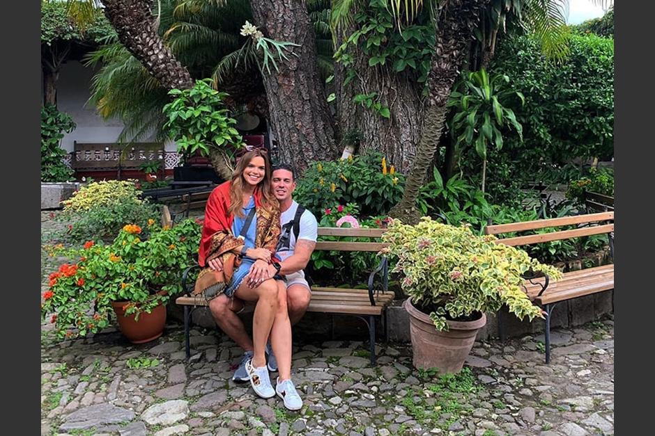 La presentadora de Telemundo disfruta de la belleza de Guatemala junto a su esposo. (Foto: Rashel díaz)&nbsp;