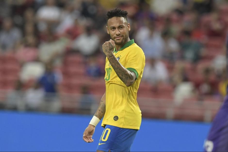 El brasileño llegó a 100 partidos disputados con su selección. (Foto: AFP)