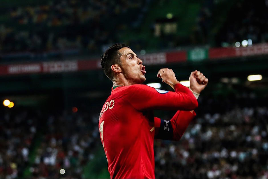 Cristiano Ronaldo festeja su anotación con el tradicional "Siuuu". (Foto: AFP)