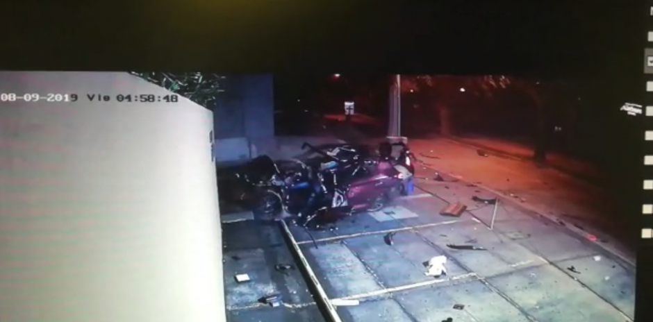 Un aparatoso accidente ocurrió en Costa Rica y el pasajero sobrevivió. (Foto: Captura de pantalla)
