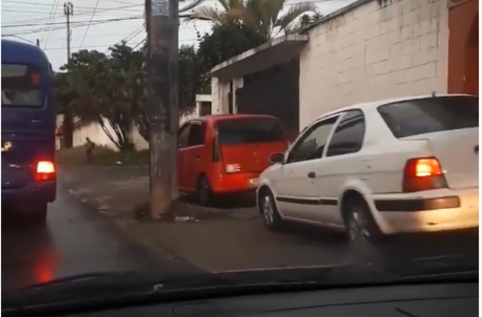El tránsito fue complicado en San Cristóbal la mañana de este lunes. (Foto: Somos Ciudad San Cristóbal/Facebook)