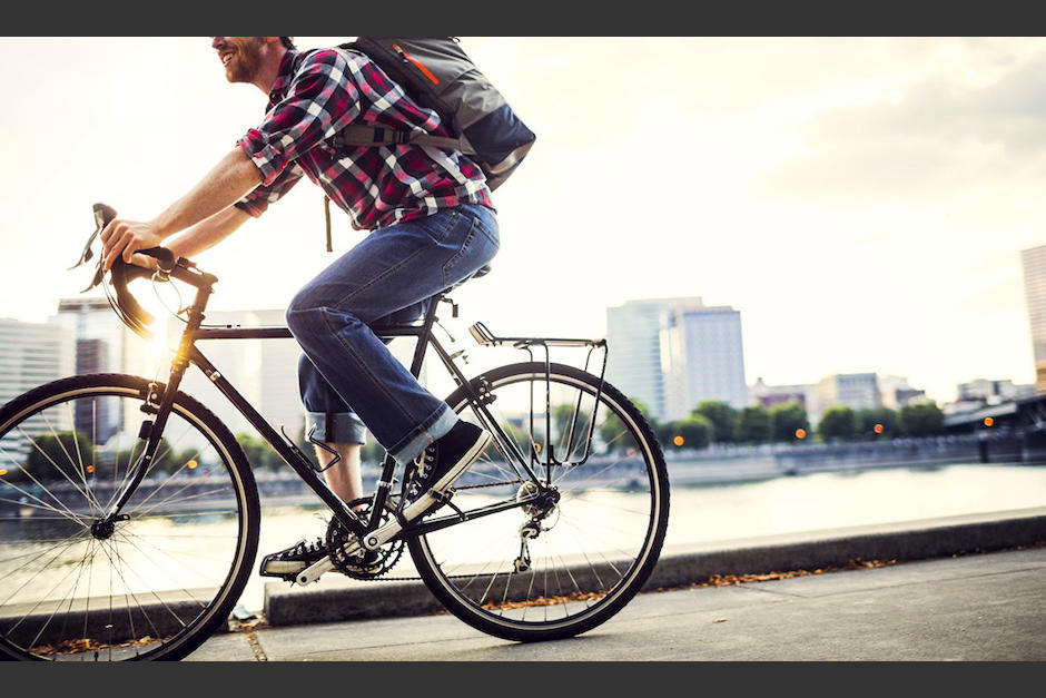 Si aún no te decides a hacer el gran cambio, presta atención a estas nueve razones para desplazarse en bicicleta (Foto: iStock)