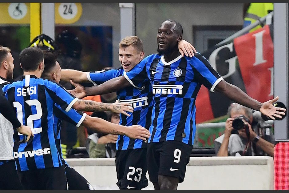 El festejo de Romelo Lukaku después de marcar el segundo gol del Inter. (Foto: AFP)