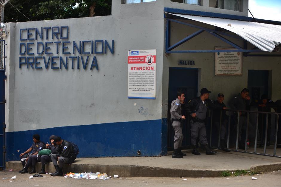 En el Preventivo para Hombres de la zona 18 se realiza una fiesta no autorizada. (Foto: archivo/Soy502)