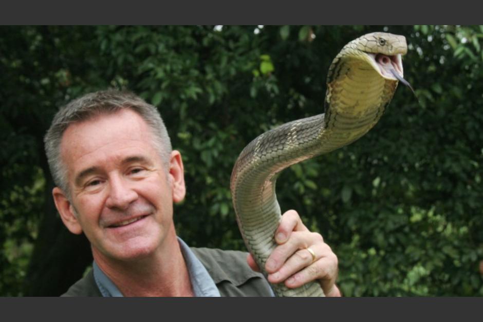 El presentador británico del Animal Planet, Nigel Marven, realiza una grabación en Guatemala. (Foto: Eden)