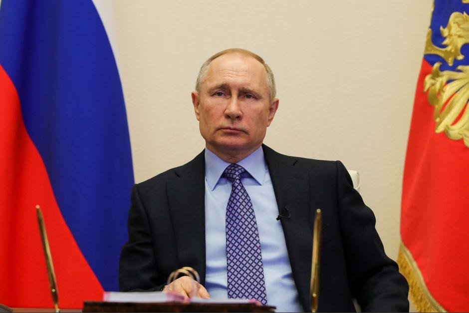 El presidente de Rusia busca reducir las posibilidades de aumentar los contagios. (Foto: AFP)