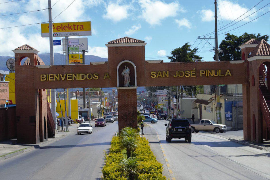 En San José Pinula se instaló un arco de desinfección ante el coronavirus. (Foto: Facebook )&nbsp;