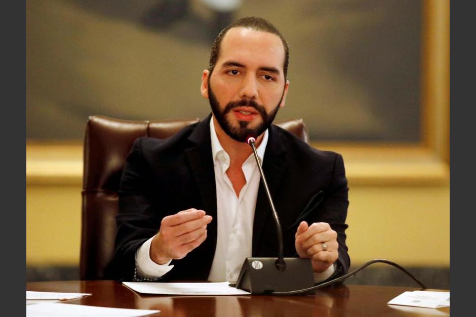 Nayib Bukele, presidente de El Salvador, ordenó el uso obligatorio de la mascarilla y las personas que se encuentren en la calle sin justificación serán puestas en cuarentena. (Foto: AFP)&nbsp;