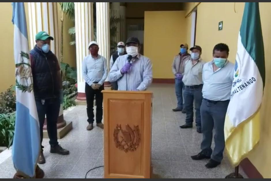 El alcalde de Patzún, Guadalupe Cojtí, confirma que falleció uno de los infectados con Covid-19 en esa localidad. (Foto: Captura de pantalla)