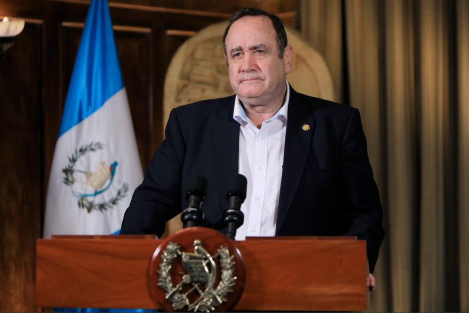 El presidente Alejandro Giammattei criticó a sus opositores durante el mensaje presidencial para actualizar datos del Covid-19. (Foto: SCSP)