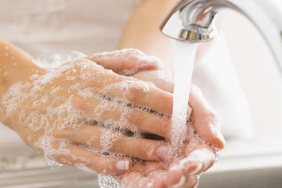 La FDA advirtió sobre el uso de ciertos productos desinfectantes para manos. (Foto: Getty Images)