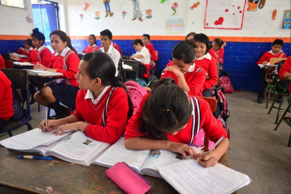 El Mineduc ha desembolsado 14.1 millones de quetzales por el seguro médico escolar. (Foto: Archivo/Soy502)