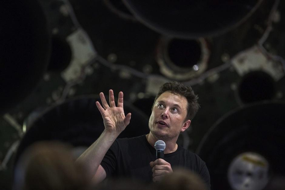 Elon Musk informó que hara una transmisión en vivo el 28 de agosto para mostrar cómo funciona "Neuralink". (Foto: AFP)