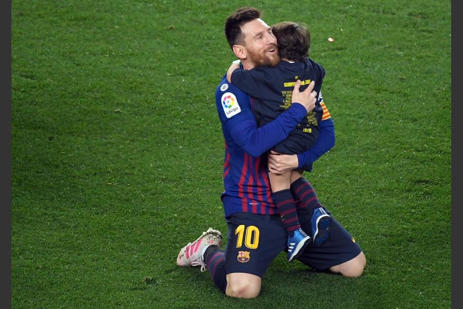Según el portal español, un refuerzo que llegó a mediados de la temporada anterior quiere el 10 que podría dejar Messi. (Foto: AFP)