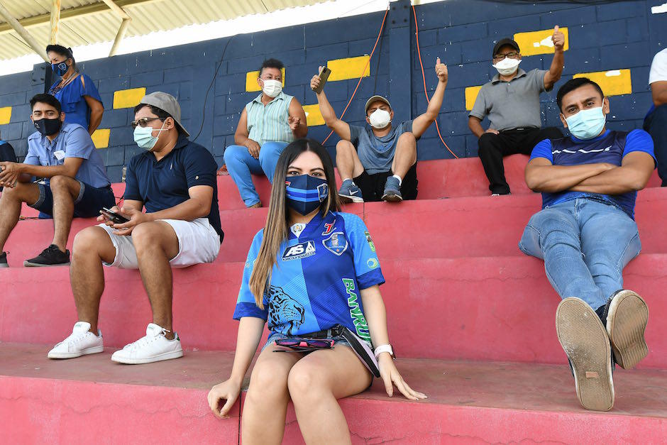 Esta es la primera vez que los aficionados regresan a los graderíos. (Foto: Sergio Muñoz/Soy502)