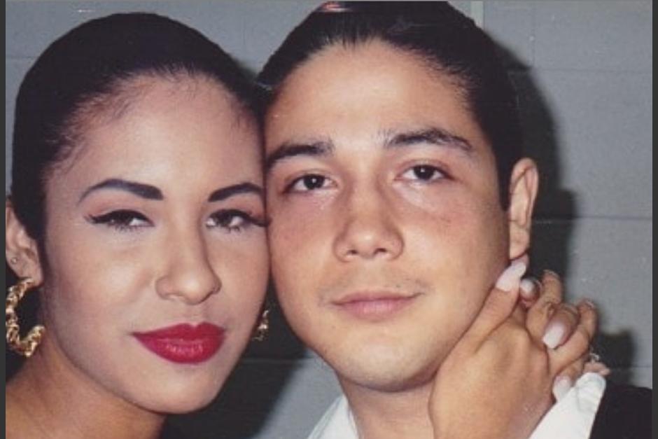 Chris Pérez, el viudo de Selena Quintanilla, señala que ha sido excluido de la recién estrenada serie sobre la vida de la intérprete. (Foto: Instagram)