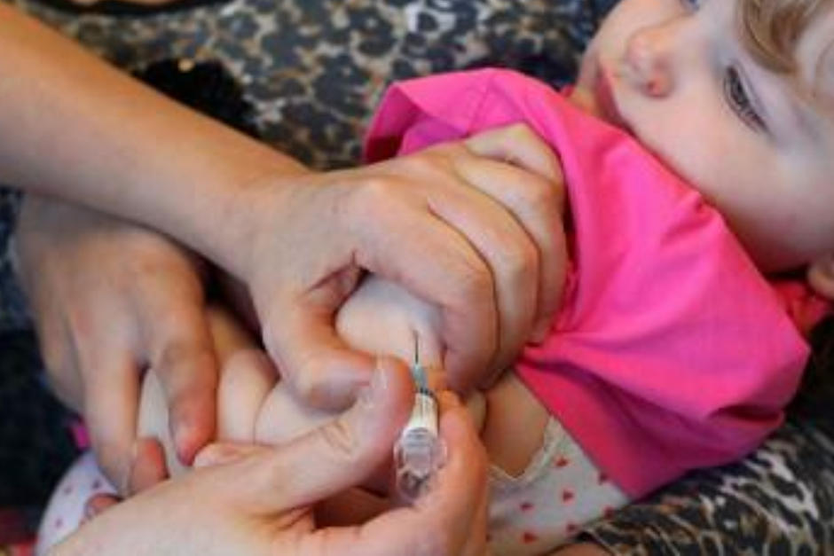 Muchos se preguntan cuándo recibirán los niños la vacuna contra el Covid-19. (Foto: AFP)&nbsp;