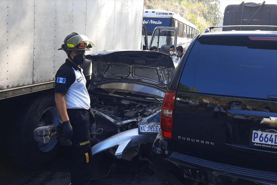 Varias personas resultaron heridas y los bomberos reportan un muerto. (Foto: Bomberos Voluntarios)