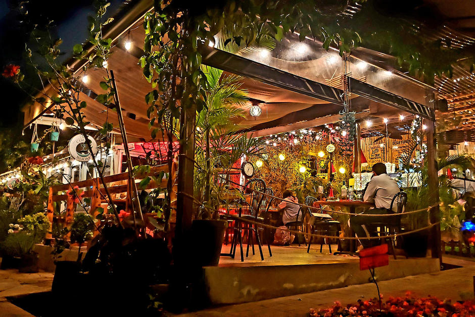 Coffee Room está ubicado en el interior de un vivero que ofrece más de 2 mil variedades de plantas. (Foto: @coffeeroomgt)