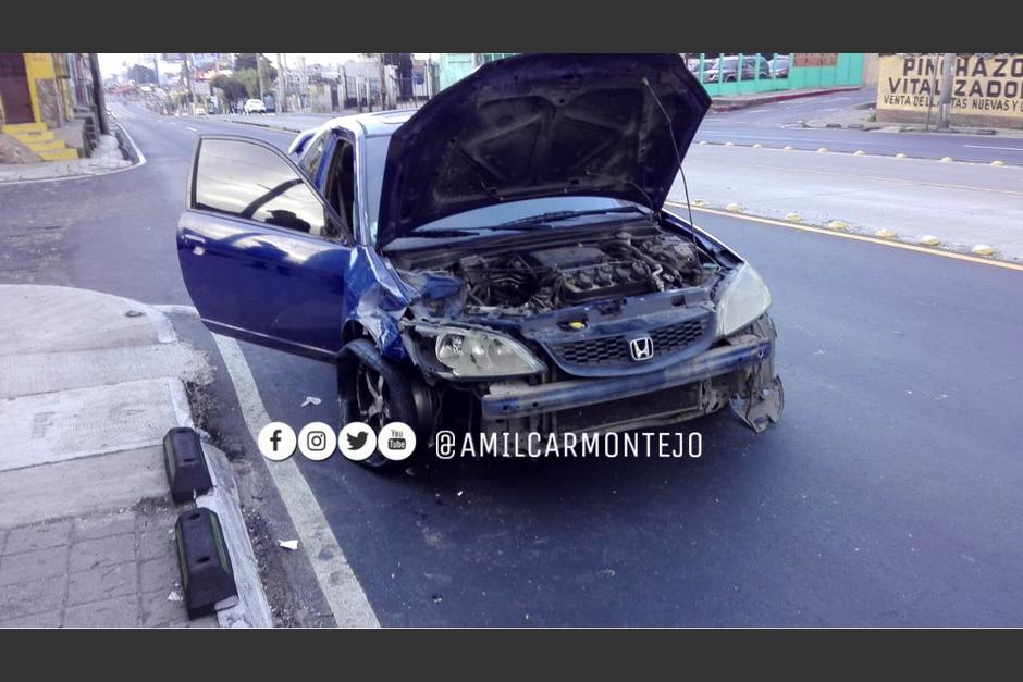 Se desconocen las causas por las que el vehículo quedó abandonado sobre la ruta. (Foto: Amílcar Montejo)