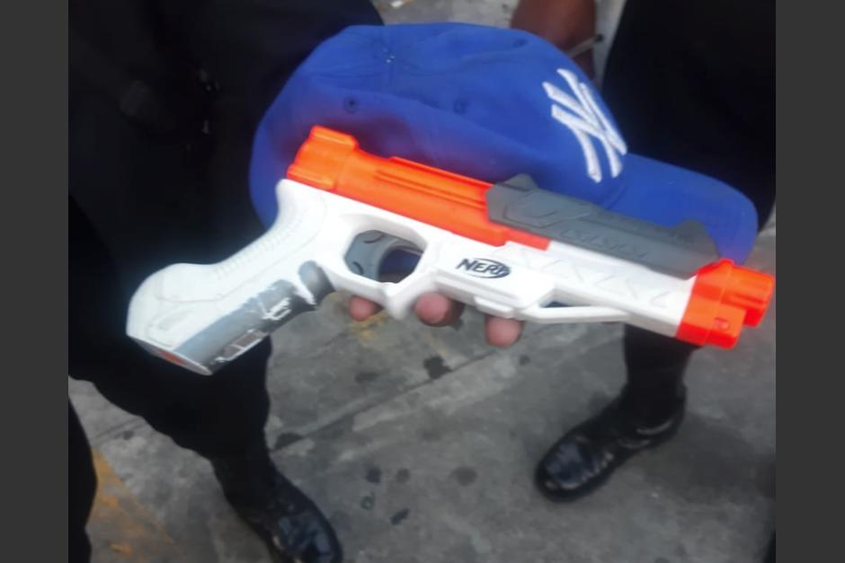 Un presunto asaltante utilizaba una pistola de juguete para asaltar a sus víctimas. (Foto: PNC)