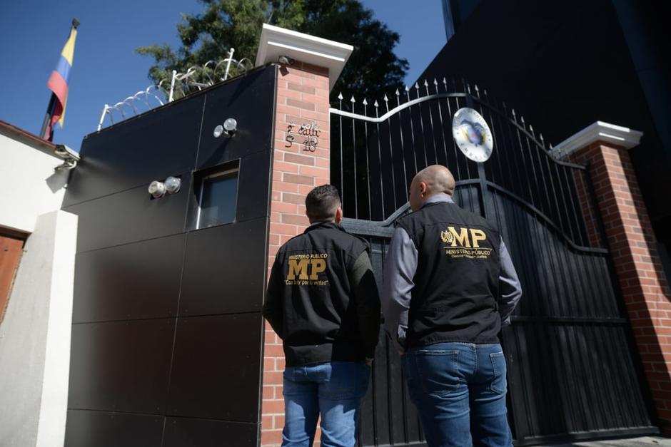 Fiscales de la FECI del MP indicaron que Acisclo Valladares y su papá entraron por la fuerza a la casa del Embajador de Colombia acreditado en Guatemala. (Foto: Wilder López/Soy502)