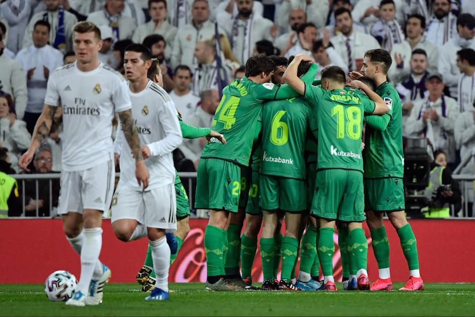 La Real Sociedad festejó en el Santiago Bernabéu y avanzó a las semifinales de la Copa del Rey. (Foto: AFP)