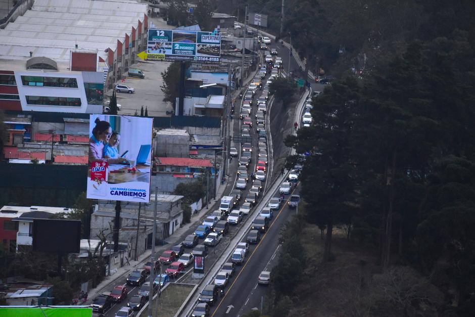 El tráfico en Santa Catarina Pinula es una problemática que afecta a miles de automovilistas. (Foto: Fredy Hernández/Soy502)