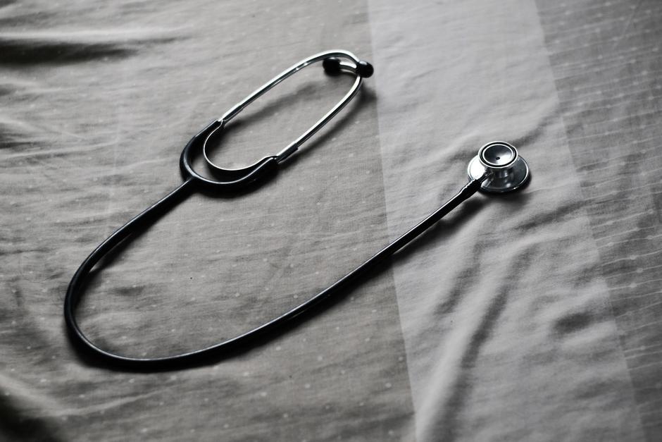 Un grupo de médicos entregó una carta al Colegio de Médicos y Cirujanos del país denunciando que 32 profesionales han fallecido y que las autoridades no han reaccionado para mejorar las condiciones de los doctores. (Foto: Shutterstock)