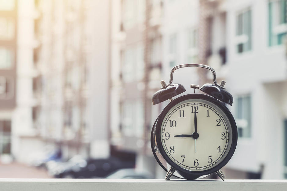 El presidente Alejandro Giammattei modificó el horario del toque de queda y lo dejó de 21:00 horas hasta las 4:00 horas del día siguiente. (Foto: Shutterstock)