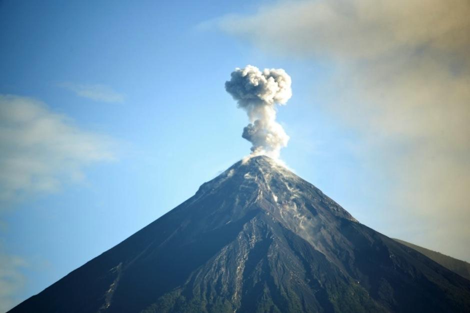 El volcán de Pacaya sorrpendió por las perfectas fumarolas redondas que expulsó. (Foto ilustrativa: AFP)&nbsp;
