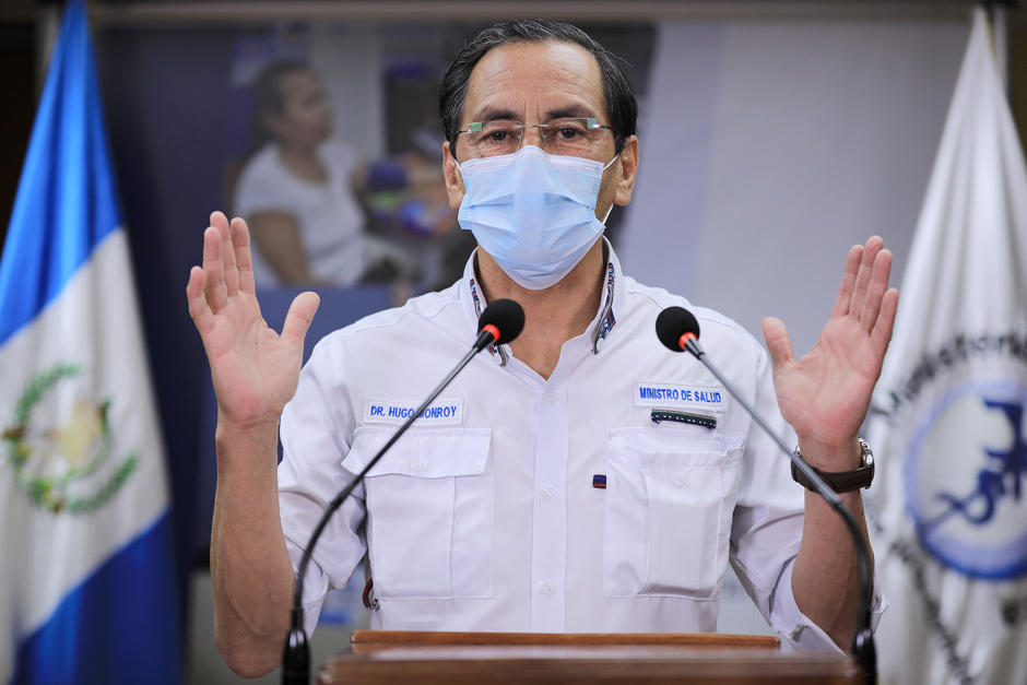 El ministro de Salud, Hugo Monroy, indicó que los pacientes asintomáticos podrían pasar la enfermedad del Covid-19 en sus hogares. (Foto: Presidencia)