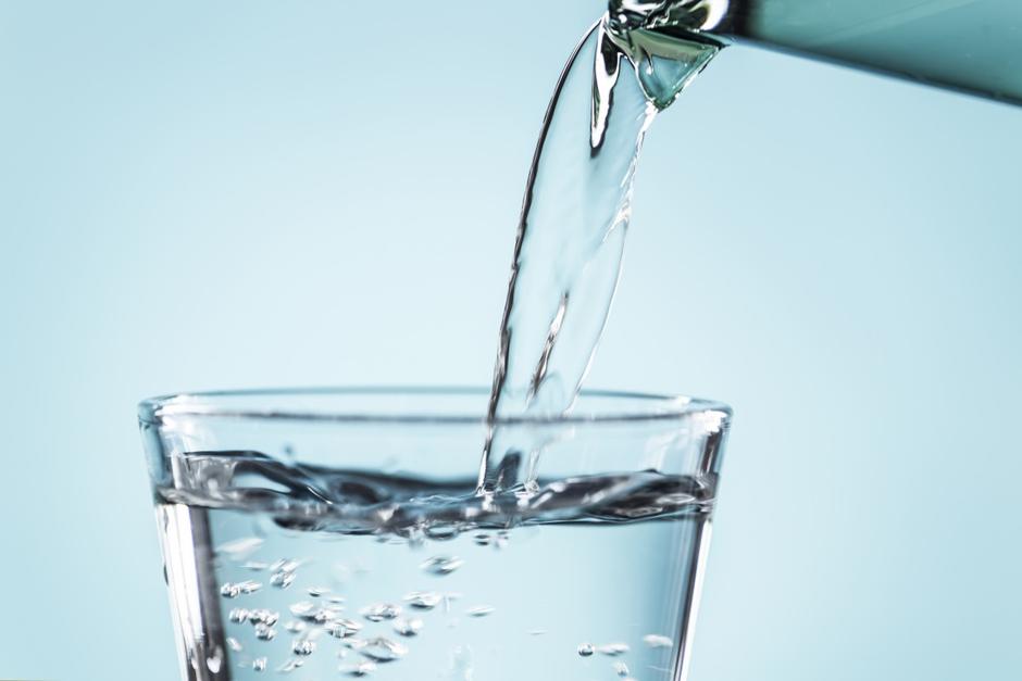 El agua es vital para el buen funcionamiento del organismo. (Foto: PxHere)