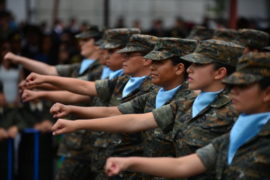 El presidente Alejandro Giammattei ordenó suspender la celebración del Día del Ejército en el país. (Foto: Archivo/Soy502)