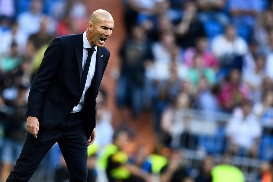 Según medios españoles, Zinedine Zidane tuvo una bronca fuertísima contra los jugadores del Real Madrid por su mal desempeño durante la segunda mitad del partido contra el Eibar. (Foto: AFP)