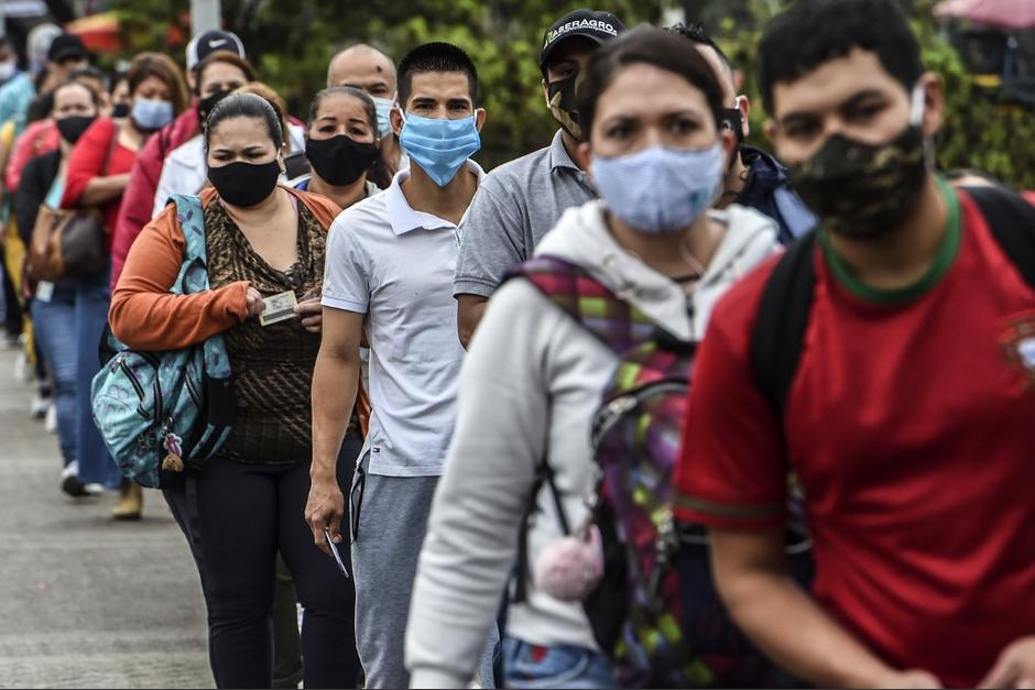 La respuesta temprana y las medidas a tiempo han generado que Medellín sea un ejemplo para la evitar la expansión del virus. (Foto: AFP)