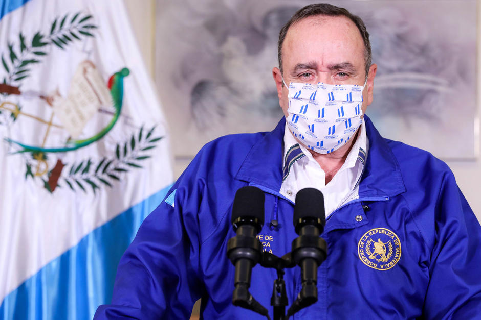 El presidente Alejandro Giammattei se ha realizado seis pruebas para detectar si padece Covid-19. Todas han resultado negativas. (Foto: Presindecia)