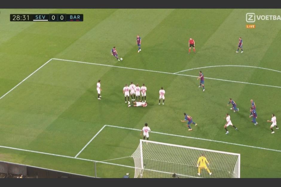 El Sevilla no quiere que Messi marque su gol 700 y hace todo lo posible para impedirlo. (Captura Video)