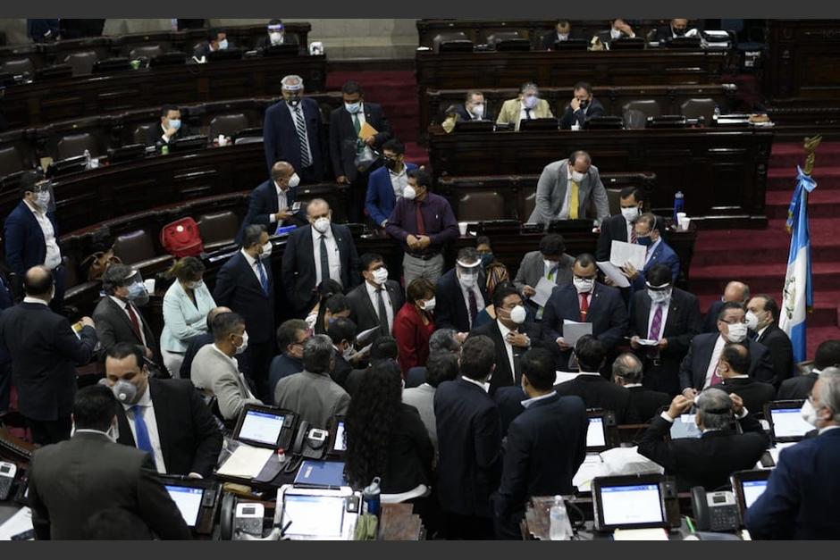 El presidente del Congreso pidió a los diputados que entreguen constancias de haberse efectuado la prueba de Covid-19 antes de la próxima sesión. (Foto: Wilder López/Soy502)