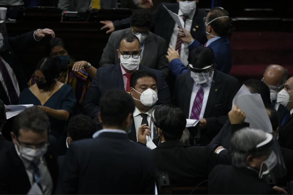 El presidente del Congreso le pidió a los diputados hacerse la prueba de Covid-19 antes de la próxima plenaria. (Foto: Wilder López/Soy502)