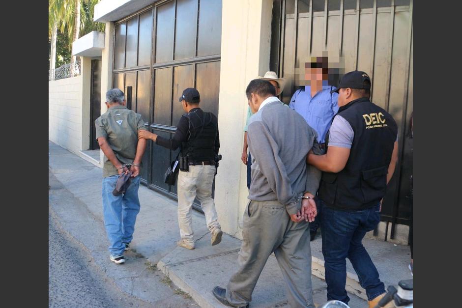 José Manuel Castro León y Hugo Leopoldo Aguirre Flores fueron capturados en Chiquimula, acusados de violar y luego calcinar a una mujer. (Foto: PNC)