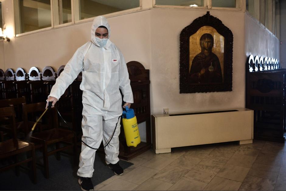 La iglesia guatemalteca se ha visto preocupada por la expansión de la pandemia por todo el mundo. (Foto: AFP)