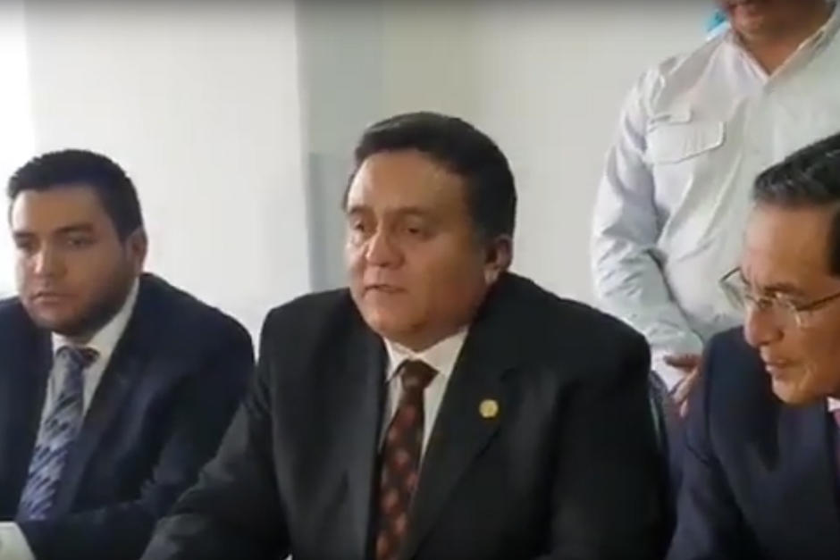 Danilo Sandoval, ahora exviceministro de Salud, fue destituido por negligencia durante su gestión, señala el Gobierno. El exfuncionario difundió en redes su carta de renuncia. (Foto: Archivo/Soy502)