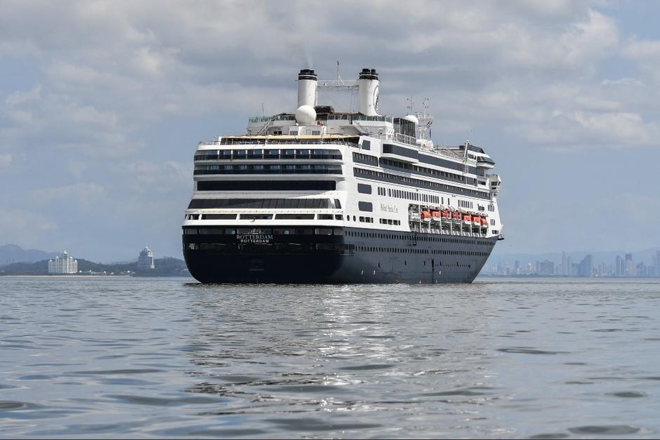 El viaje se ha convertido en una pesadilla para los pasajeros del crucero varado en Panamá. (Foto: AFP)