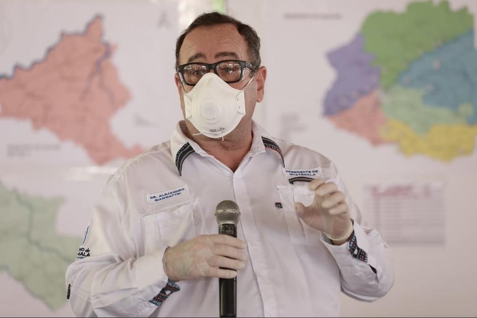 El presidente Alejandro Giammattei visitó Gualán, Zacapa, para instalar un cordón sanitario por brotes de Covid-19. (Foto: SCSP)