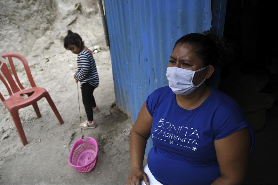 Las autoridades instalaron un cordón sanitario en dos aldeas de Totonicapán. (Foto: AFP)&nbsp;