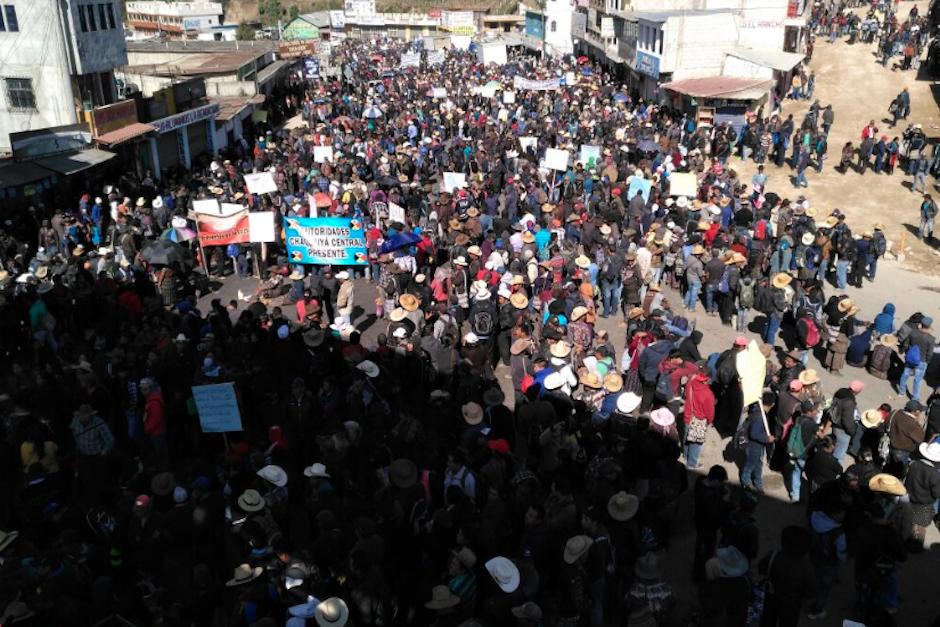 Agricultores bloquearon la carretera interamericana en Los Encuentros, para protestar porque no pueden trasladar sus productos a la capital y otros departamentos. (Foto: Archivo/Soy502)