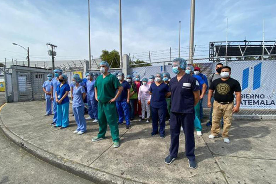 El 12 de mayo los médicos del hospital temporal del Parque de la Industria denunciaron precariedades para atender a pacientes. (Foto: Sucesos Guatemala)