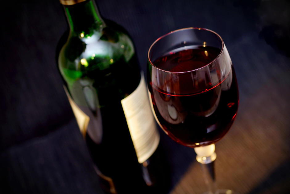 Las compras de la SAAS incluyeron vinos y varios licores en 2019. (Imagen con fines ilustrativos. Foto: Pixabay)
