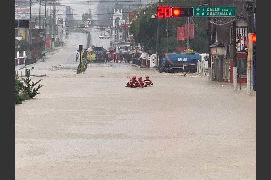 Las inundaciones afectaron gran parte de las zonas urbanas en Puerto Barrios, Izabal. (Foto: Conred)
